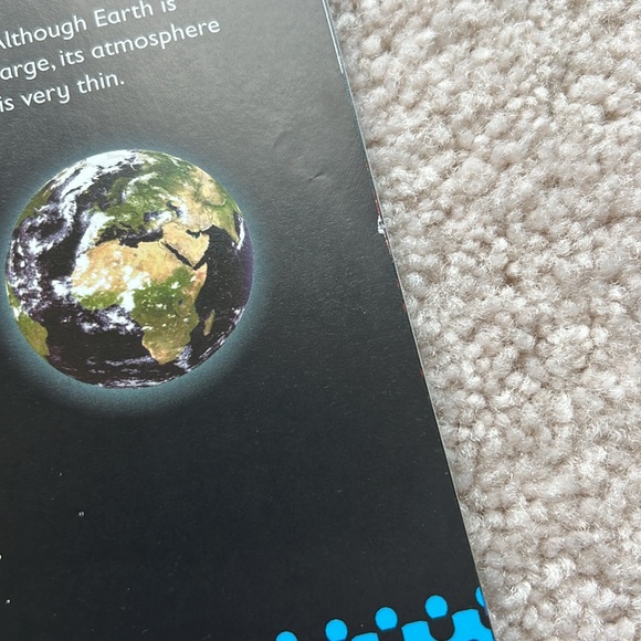 Scholastic- The Solar System Book - Picture 10 of 10